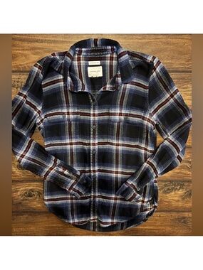 American Eagle Outfitters Navy, Black & Red Plaid Button-Down Flannel